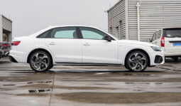 
										New Audi A4L full									