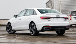 
										New Audi A4L full									
