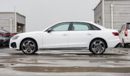 
										New Audi A4L full									