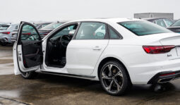 
										New Audi A4L full									